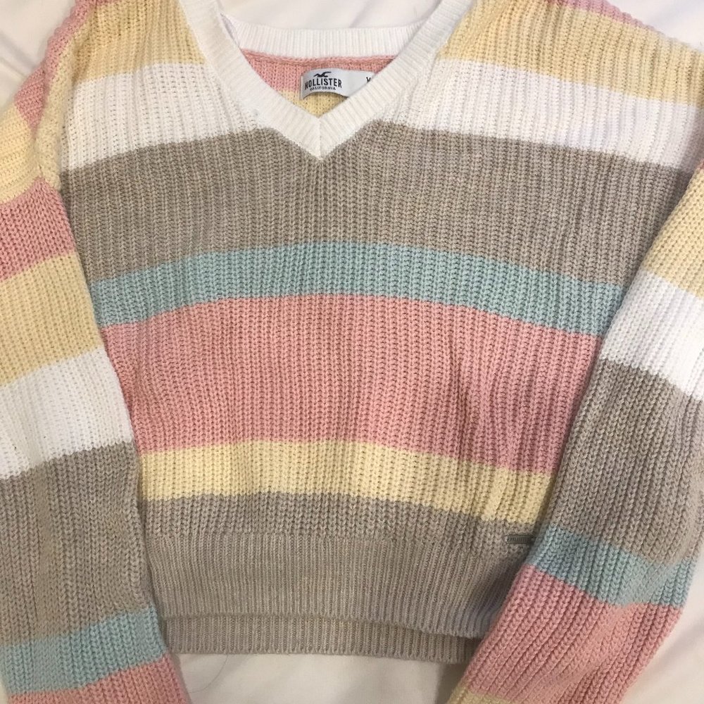Hollister Multicolored V neck Sweater